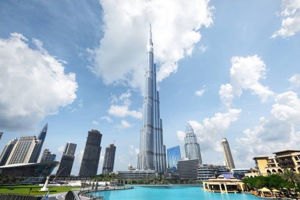 Dubai's Burj Khalifa Travel Guide